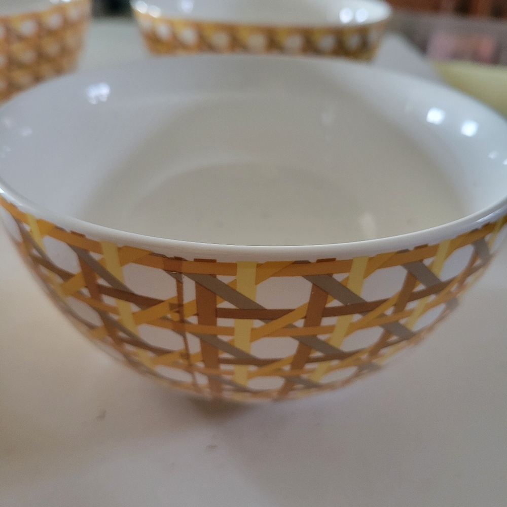 4 MAKERY Geometric Patterned Bowl